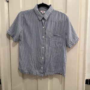 Levi’s crop short sleeve button up shirt